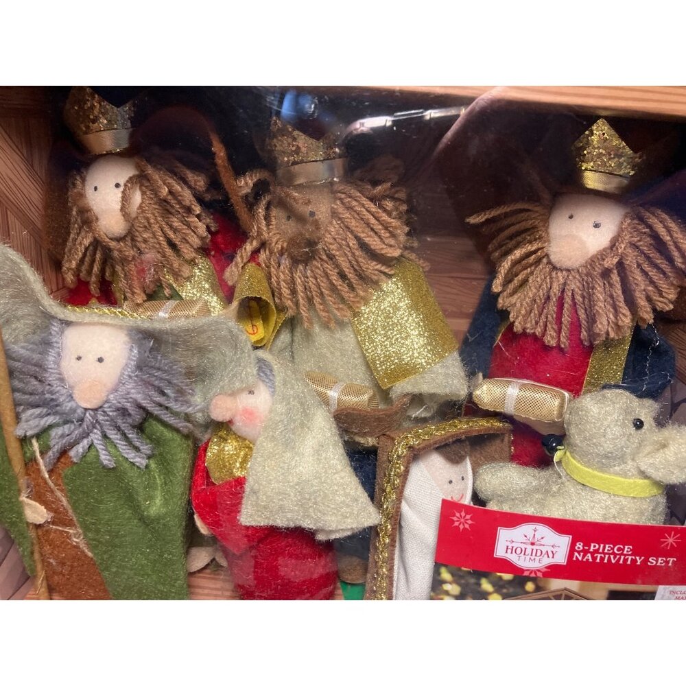Holiday Time 8 Piece Nativity Set Mary Baby Jesus Joseph 3 Wise Men Sheep - Picture 2 of 9